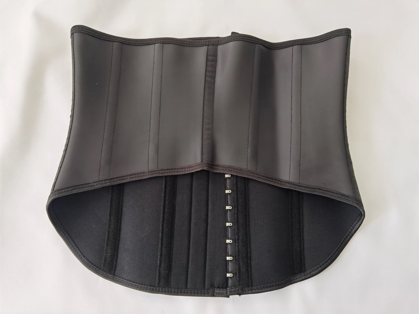 Corset latex estomac réduit