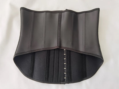 Corset latex estomac réduit