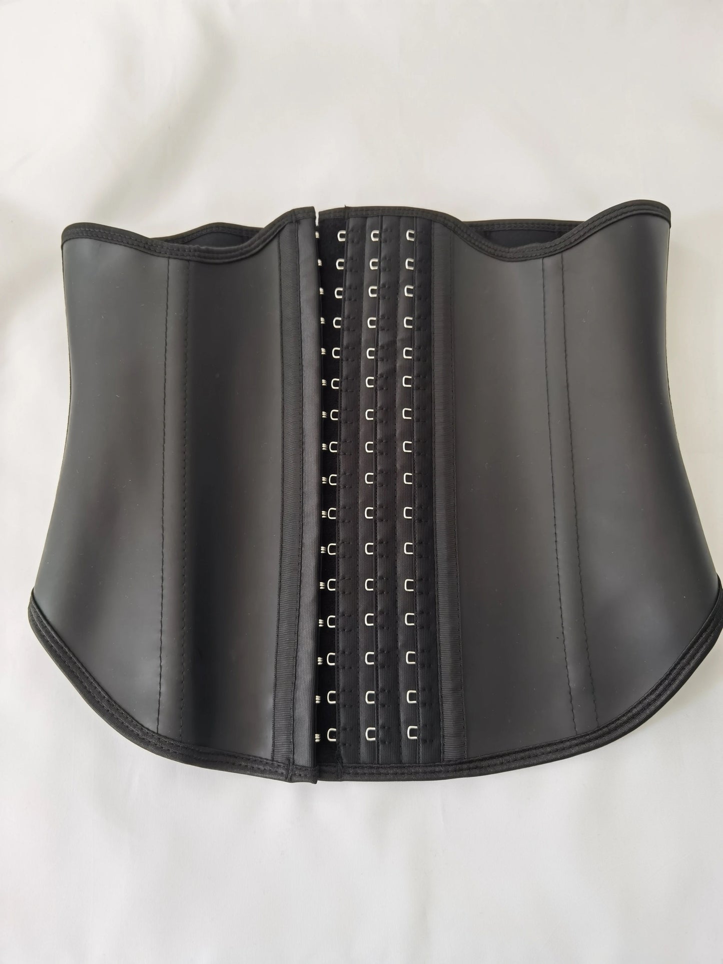 Corset latex estomac réduit